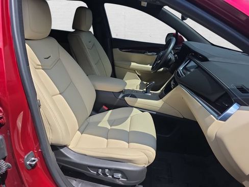 Used 2017 Cadillac XT5 Premium Luxury w/ LPO, Wheel Lock Package AWD/4WD image 10