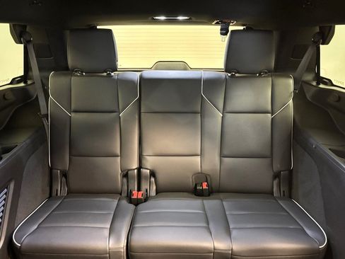 Used 2023 Cadillac Escalade Premium Luxury w/ Performance Package AWD/4WD image 31