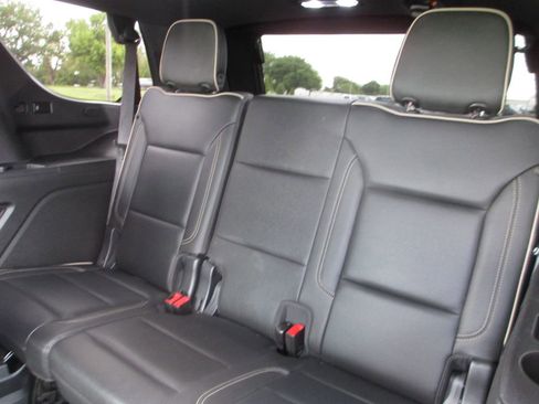 Used 2021 GMC Yukon SLT w/ SLT Luxury Package AWD/4WD image 20