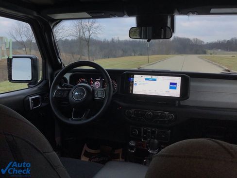 Used 2024 Jeep Gladiator Sport image 18