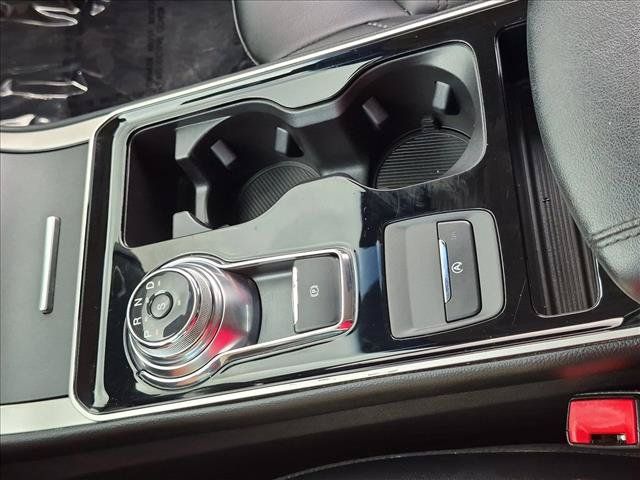 Certified 2019 Ford Edge SEL w/ Equipment Group 201A FWD image 12