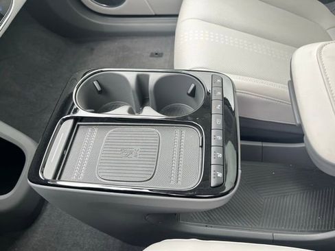 Used 2025 Hyundai Ioniq 5 Limited image 28