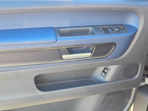 New 2025 Volkswagen ID. Buzz Pro S Plus RWD image 10