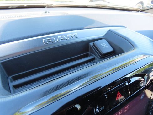 Used 2025 RAM 1500 Big Horn AWD/4WD image 23