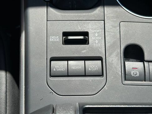 Used 2026 Toyota Highlander XLE AWD/4WD image 28