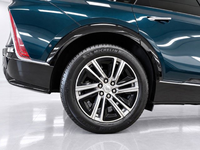 Used 2024 Cadillac Lyriq Luxury w/ LPO, Floor Liner Package AWD/4WD image 8