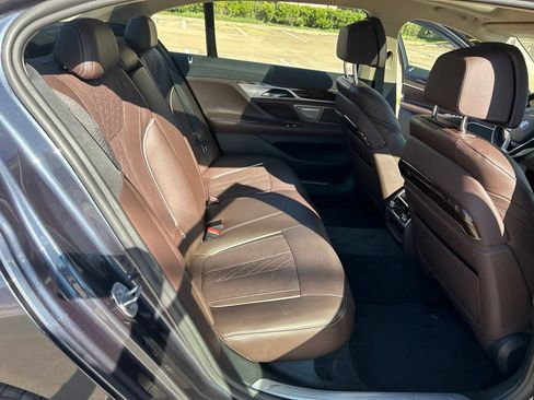 Used 2020 BMW 750i xDrive AWD/4WD image 14