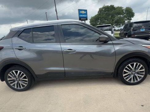 Used 2021 Nissan Kicks SV FWD image 9