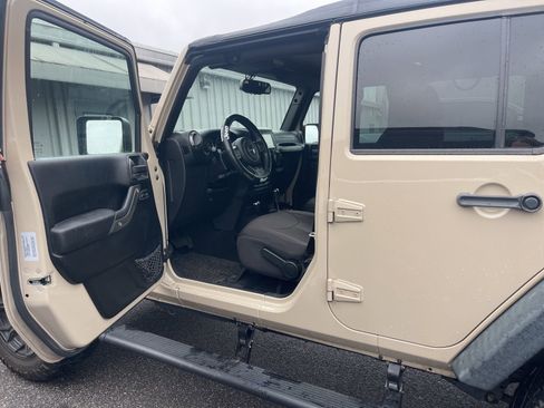 Used 2016 Jeep Wrangler Unlimited Sport w/ Quick Order Package 24S AWD/4WD image 10