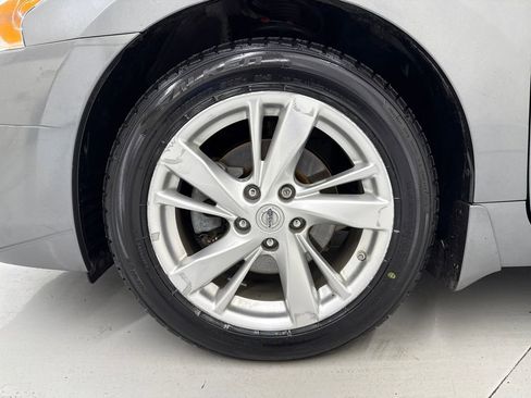 Used 2014 Nissan Altima 2.5 SL w/ Moonroof Package image 9