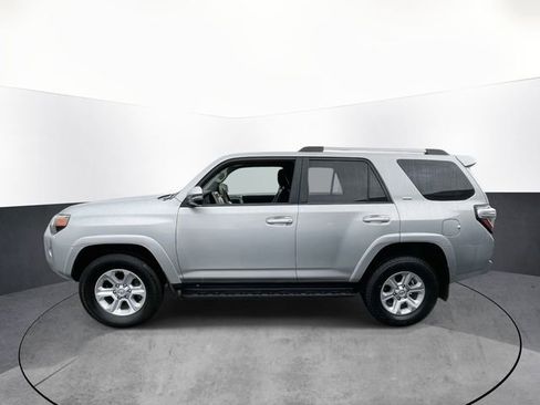 Used 2022 Toyota 4Runner SR5 Premium AWD/4WD image 4