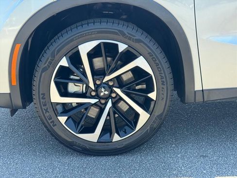 Used 2023 Mitsubishi Outlander SE FWD image 9