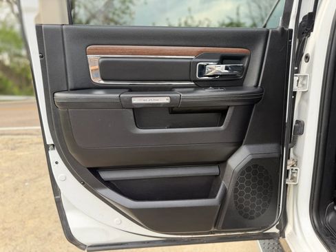 Used 2016 RAM 1500 Laramie w/ Convenience Group AWD/4WD image 29