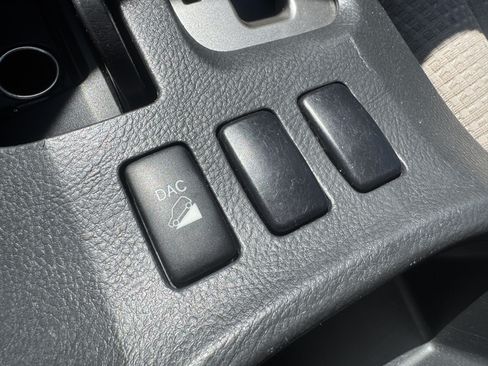 Used 2003 Toyota 4Runner SR5 AWD/4WD image 37