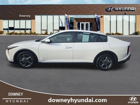 Used 2025 Kia K4 FWD image 2