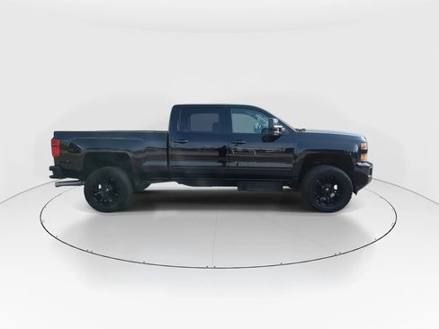 Used 2015 Chevrolet Silverado 2500 High Country w/ Duramax Plus Package image 9