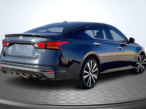 Used 2020 Nissan Altima 2.0 Platinum FWD image 13