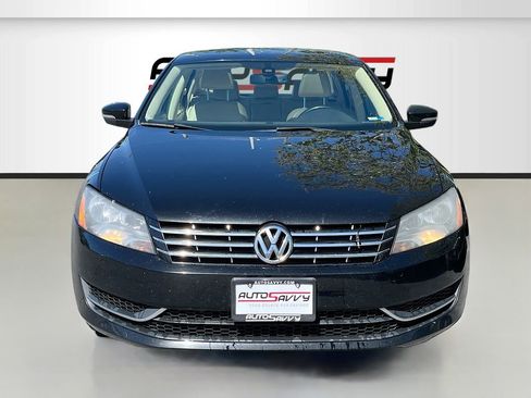 Used 2013 Volkswagen Passat TDI SE FWD image 2