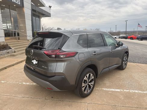 Used 2021 Nissan Rogue SV AWD/4WD image 3
