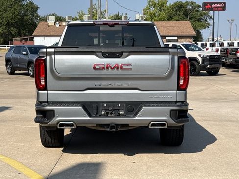 Used 2023 GMC Sierra 1500 Denali w/ Technology Package AWD/4WD image 4