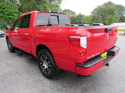 Used 2021 Nissan Titan SV w/ Accessory Utility Package image 8