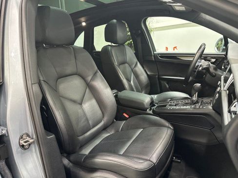 Used 2021 Porsche Macan AWD/4WD image 53