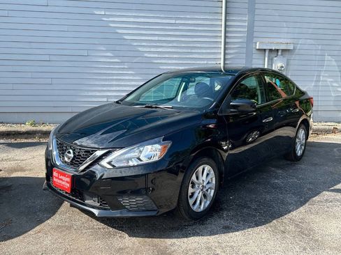 Used 2019 Nissan Sentra SV FWD image 2