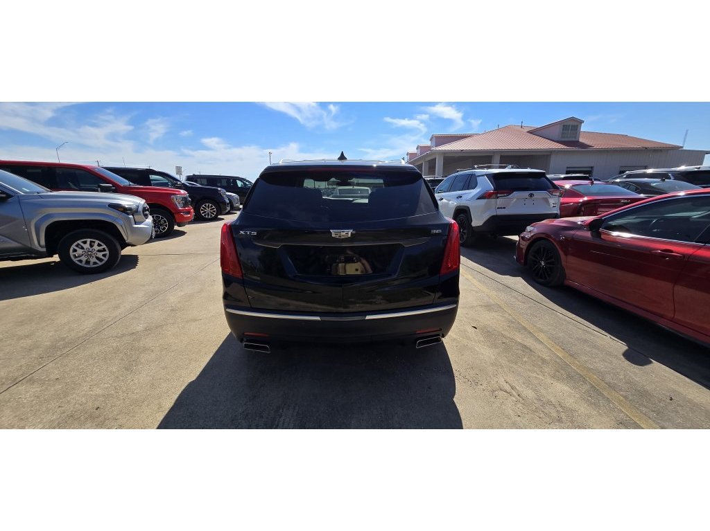 Used 2018 Cadillac XT5 Luxury w/ Driver Awareness Package FWD image 3