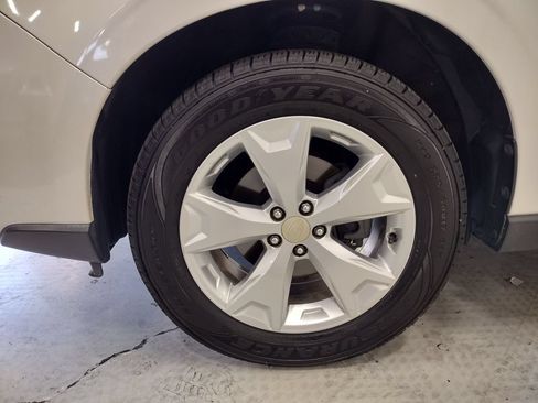 Used 2015 Subaru Forester 2.5i Premium w/ Popular Package #2 AWD/4WD image 5