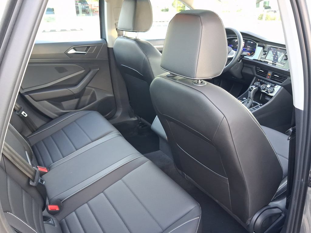 Used 2023 Volkswagen Jetta SE w/ Panoramic Sunroof Package FWD image 27