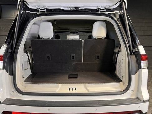 Used 2022 Lincoln Navigator Black Label image 12