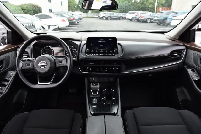 Used 2023 Nissan Rogue S FWD image 7