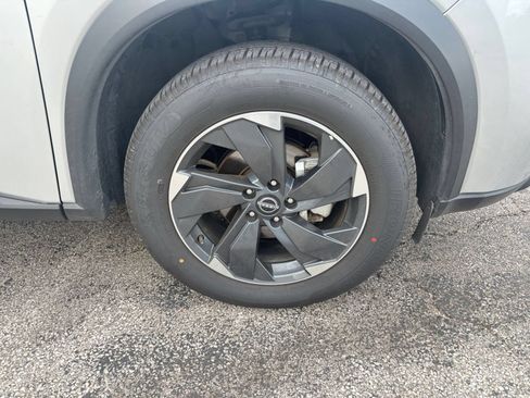 Used 2025 Nissan Rogue SV AWD/4WD image 32