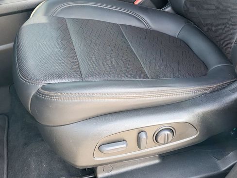 Used 2023 Chevrolet Traverse High Country image 21