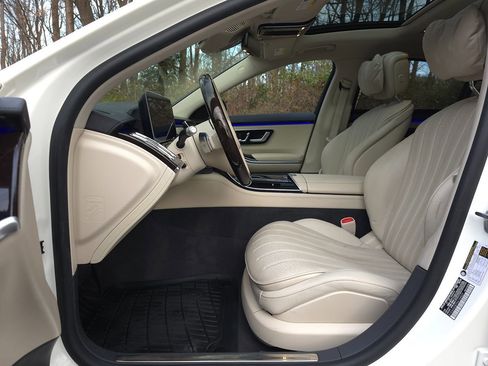 Used 2022 Mercedes-Benz S 500 4MATIC image 11