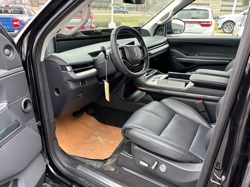 New 2026 Lincoln Navigator Premiere AWD/4WD image 24