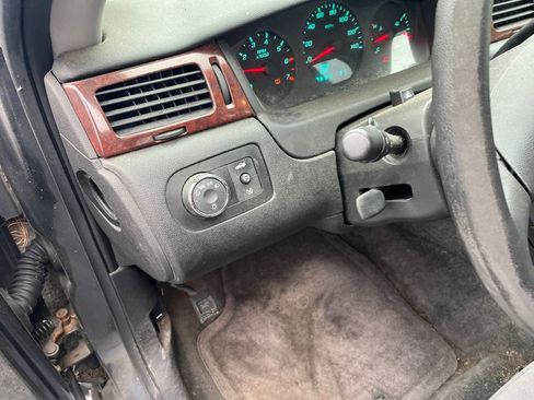 Used 2010 Chevrolet Impala LS image 13