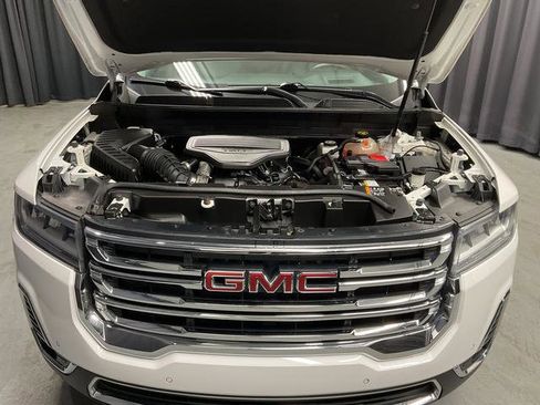 Used 2020 GMC Acadia SLT w/ Driver Alert Package II image 18