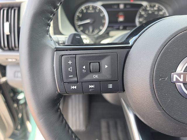 Used 2023 Nissan Pathfinder SL FWD image 39
