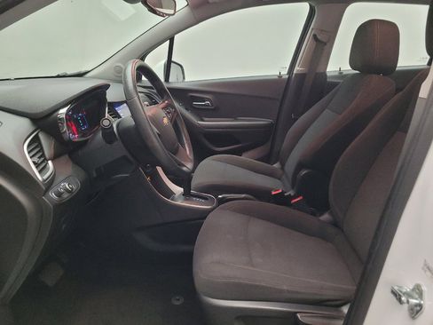 Used 2021 Chevrolet Trax LS FWD image 17