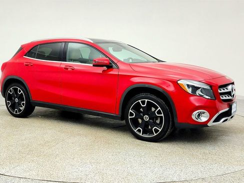 Used 2019 Mercedes-Benz GLA 250 4MATIC w/ Premium Package image 3