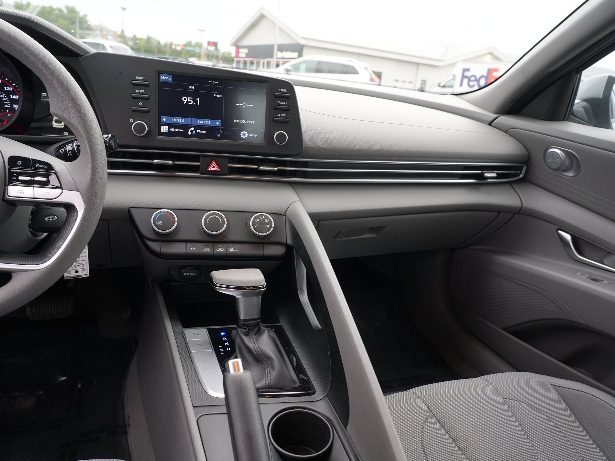Used 2021 Hyundai Elantra SE FWD image 22