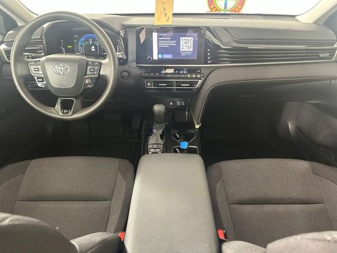 Used 2025 Toyota Camry LE FWD image 4