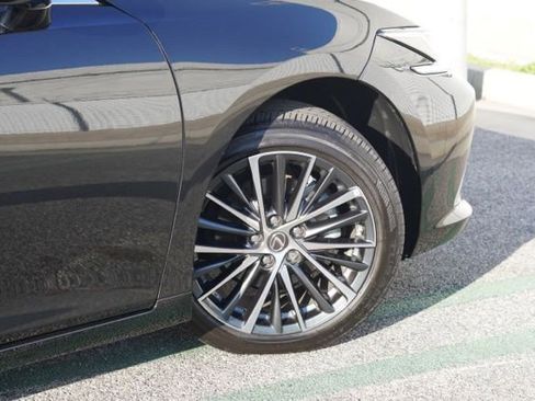 Used 2024 Lexus ES 350 w/ Premium Package image 8