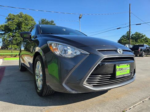 Used 2017 Toyota Yaris iA FWD image 4
