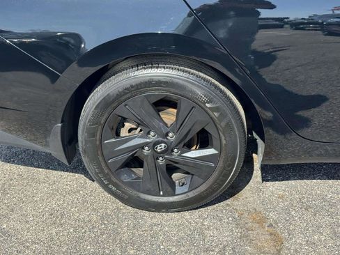 Certified 2023 Hyundai Elantra SEL image 8