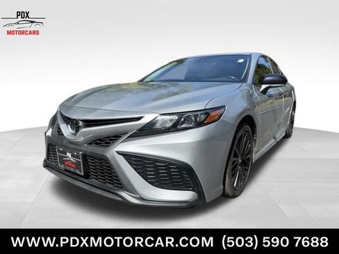 Used 2022 Toyota Camry SE w/ Carpet Mat Package (TMS) FWD image 1