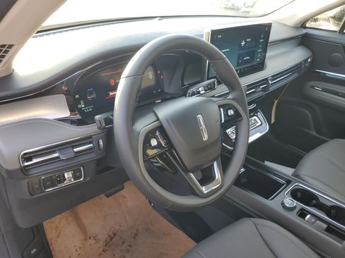 New 2026 Lincoln Corsair Premiere image 13