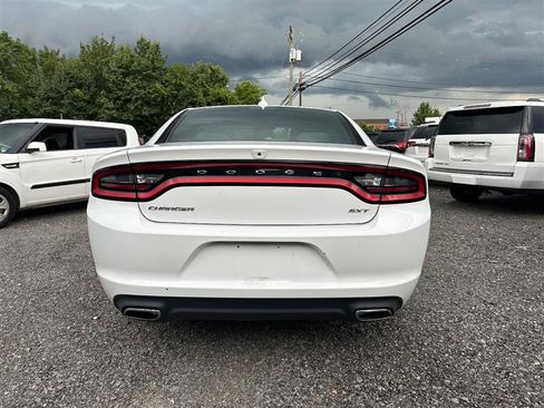 Used 2017 Dodge Charger SXT w/ Navigation & Travel Group RWD image 7