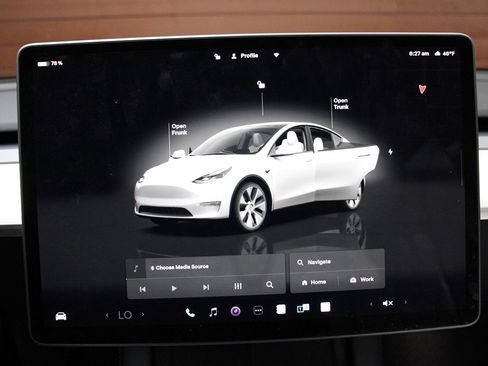Used 2022 Tesla Model Y Long Range image 27